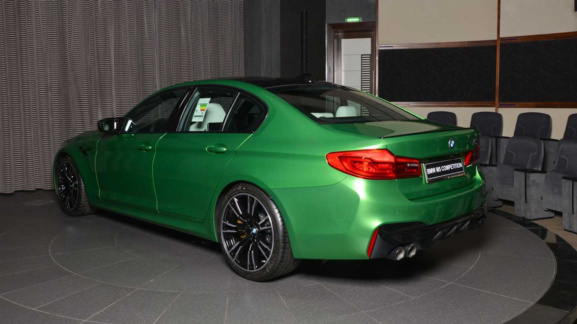 BMW m5 матовая лаймовая