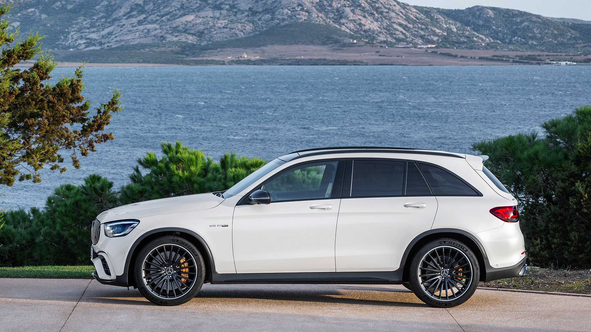 Formacar Mercedes Amg Updates Its Glc 63 Suv Lineup