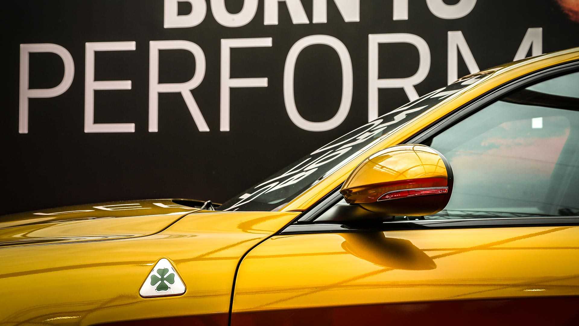 Formacar Flashy Golden Alfa Romeo Giulia Quadrifoglio To