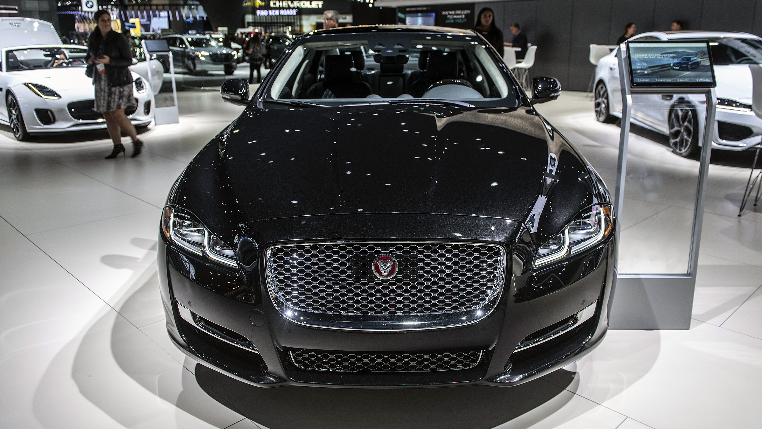 Jaguar xf xj отличия