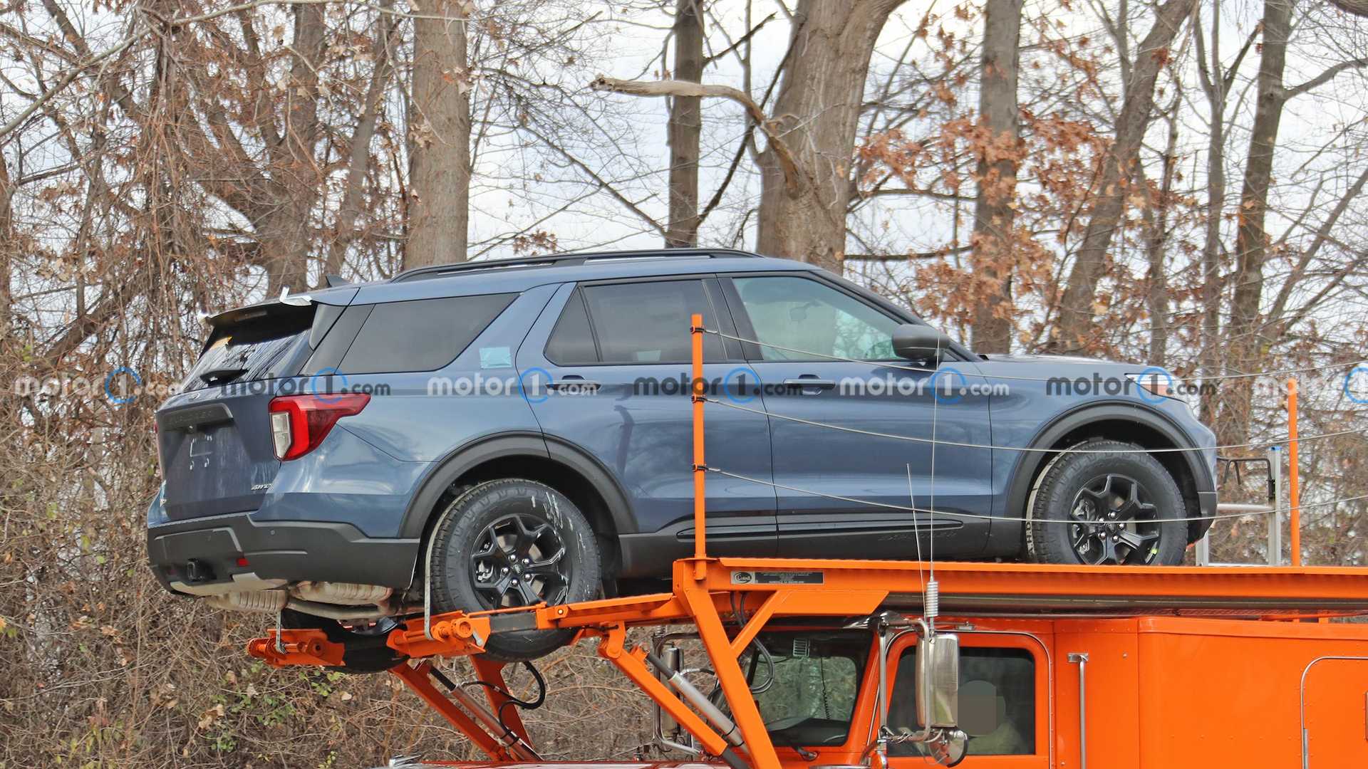 Formacar Ford Explorer Timberline Shows Up Naked