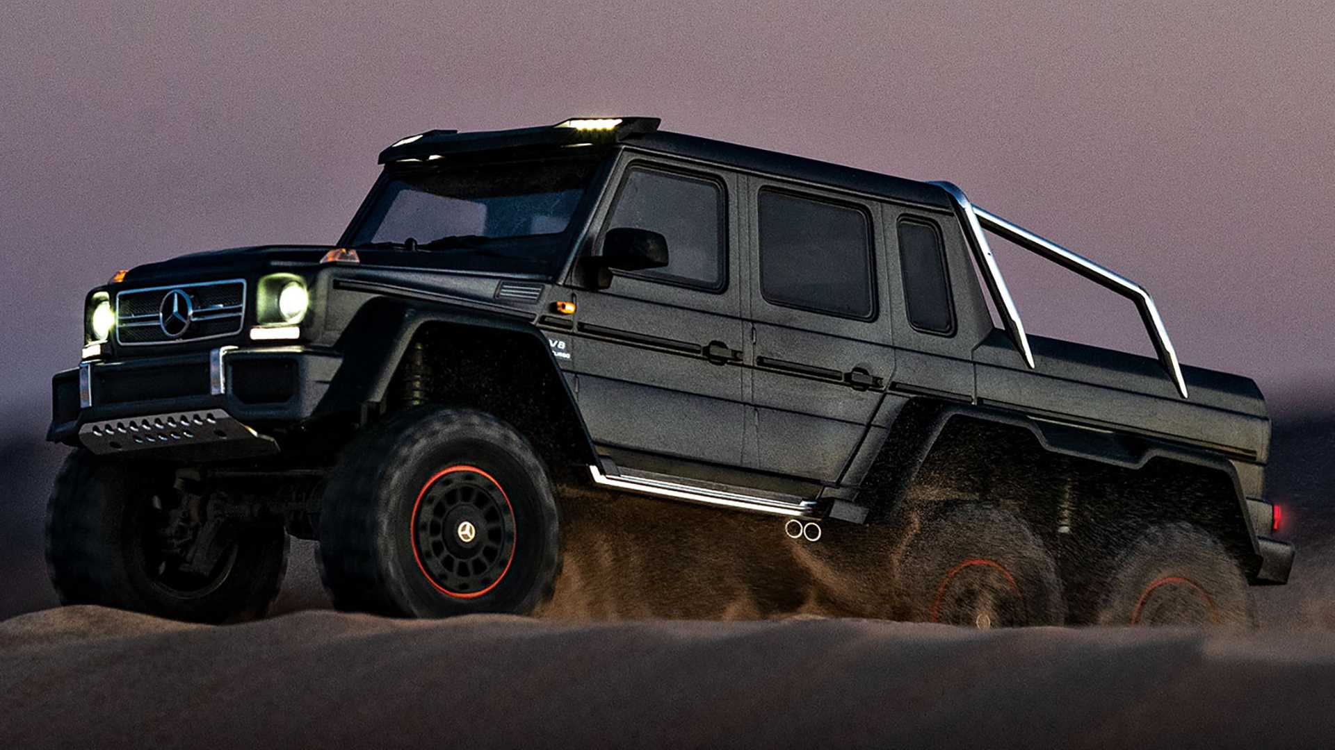 Formacar Video Mercedes Amg G63 6x6 Feels At Home In Snow Even If It S Just A Toy