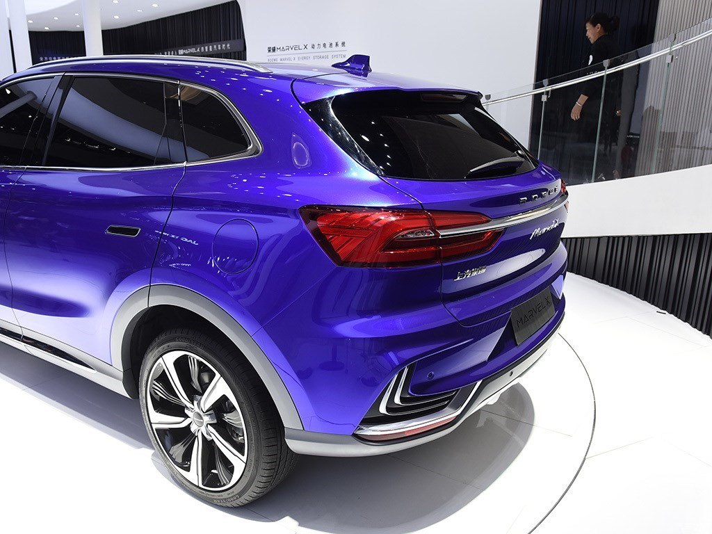 Formacar Roewe Marvel X Has A 20 Inch Infotainment Screen
