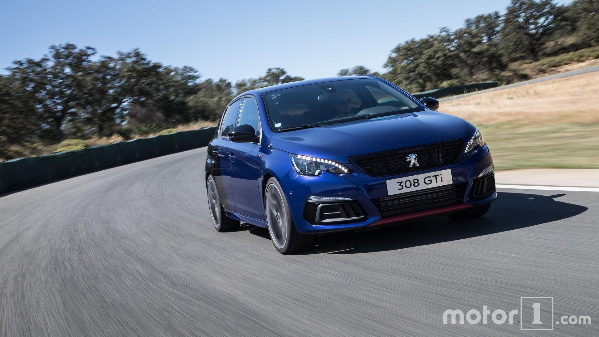 Производство хэтчбека Peugeot остановили из-за экологии Производство хэтчбека Peugeot остановили из-за экологии