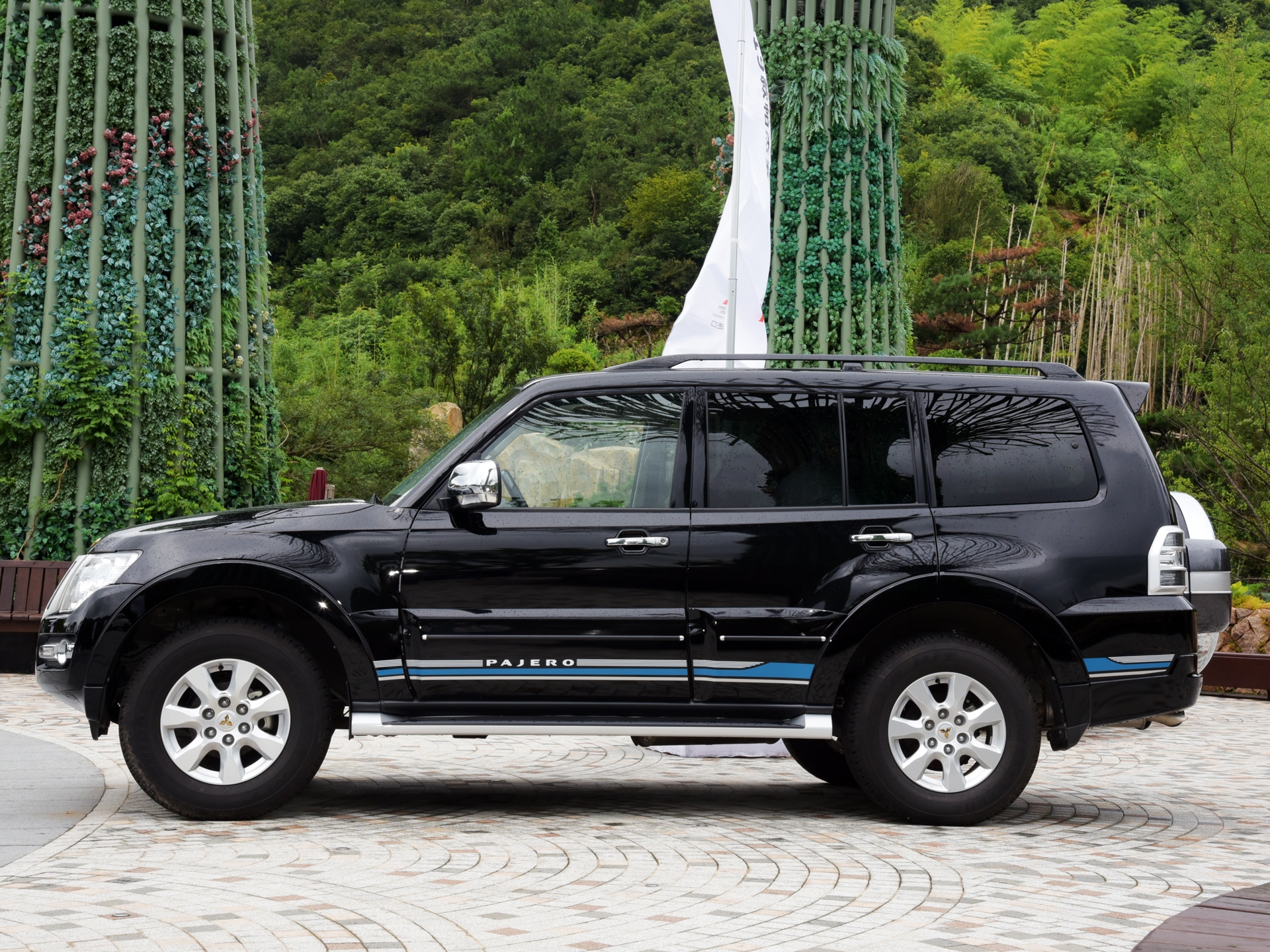 Mitsubishi pajero iv рестайлинг